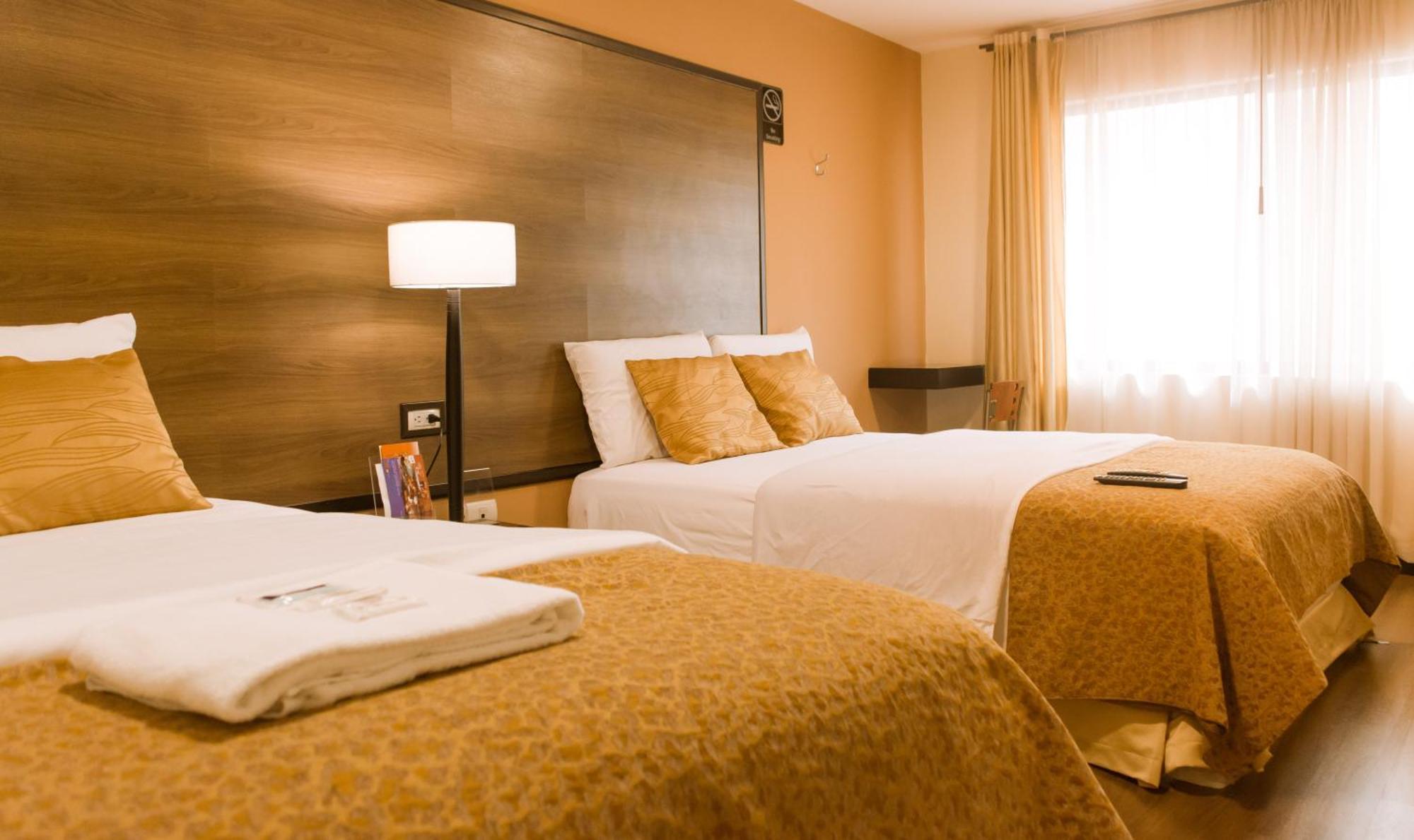 La Farola Hotel