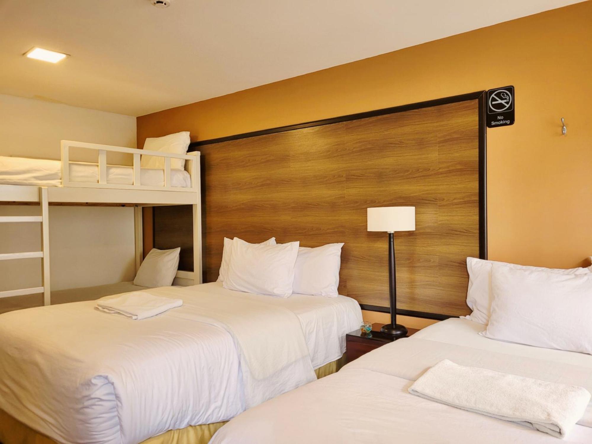 La Farola Hotel 3*